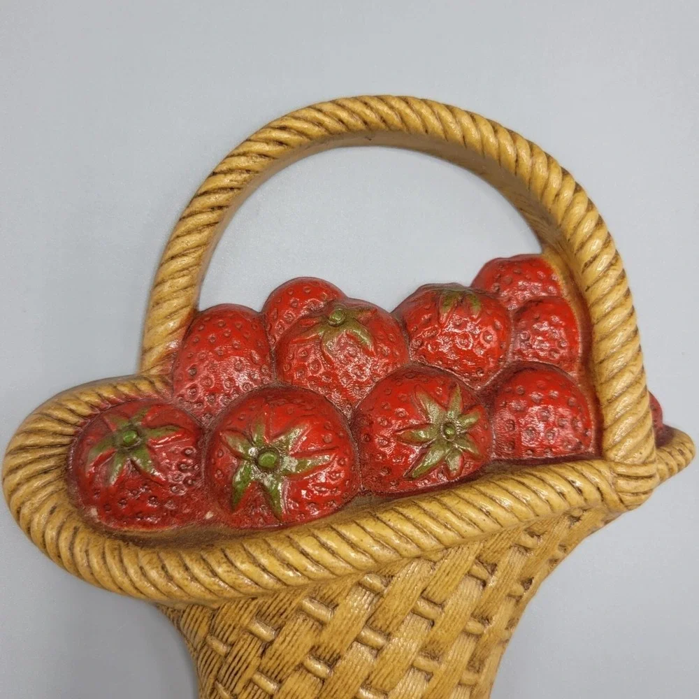 Vtg Burwood Basket Wall Plaques Strawberries Raspberries Fruit Decor Set Of 2